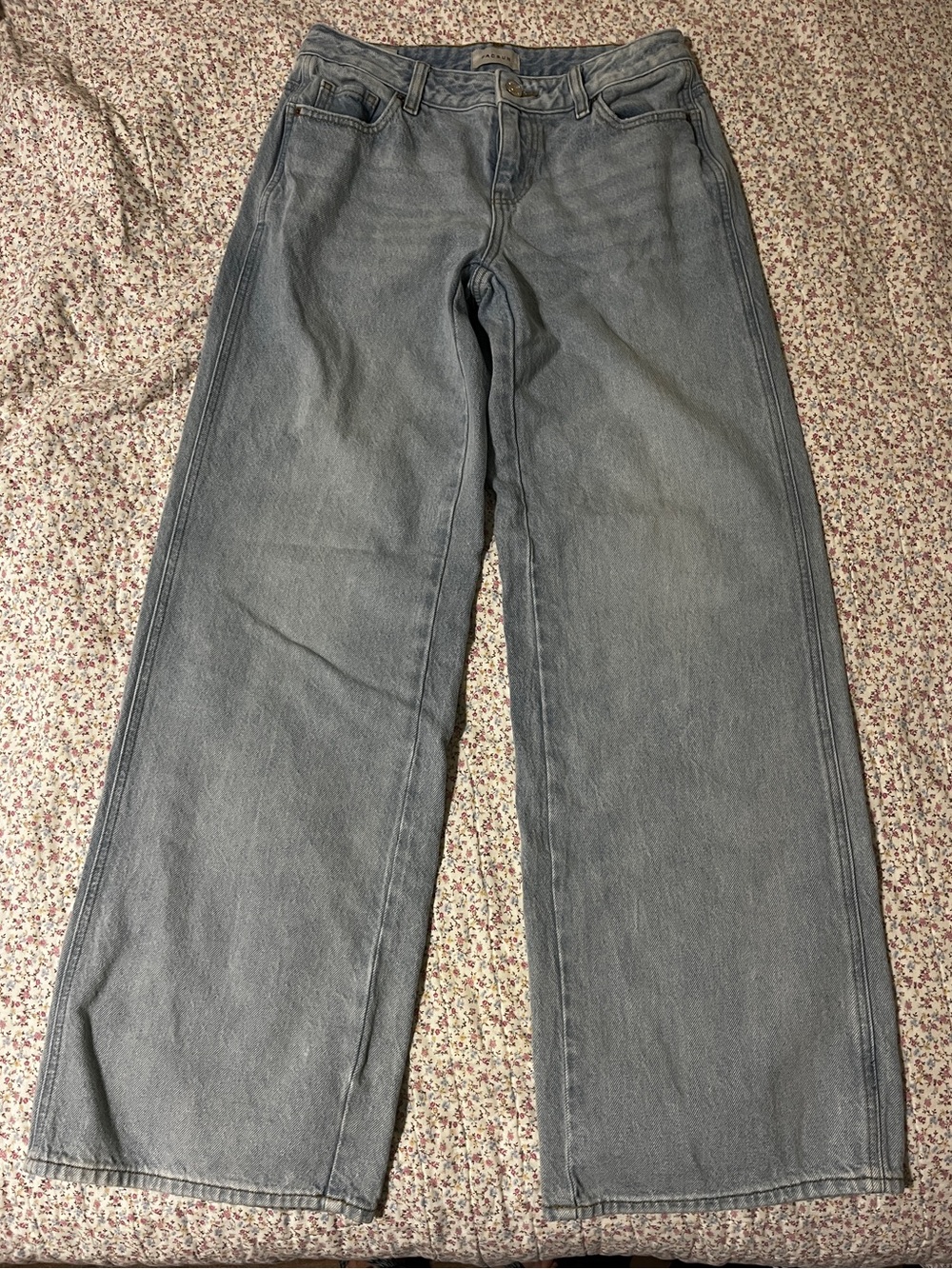 Pacsun Casey Women's Wide Leg Jeans - light wash. 25